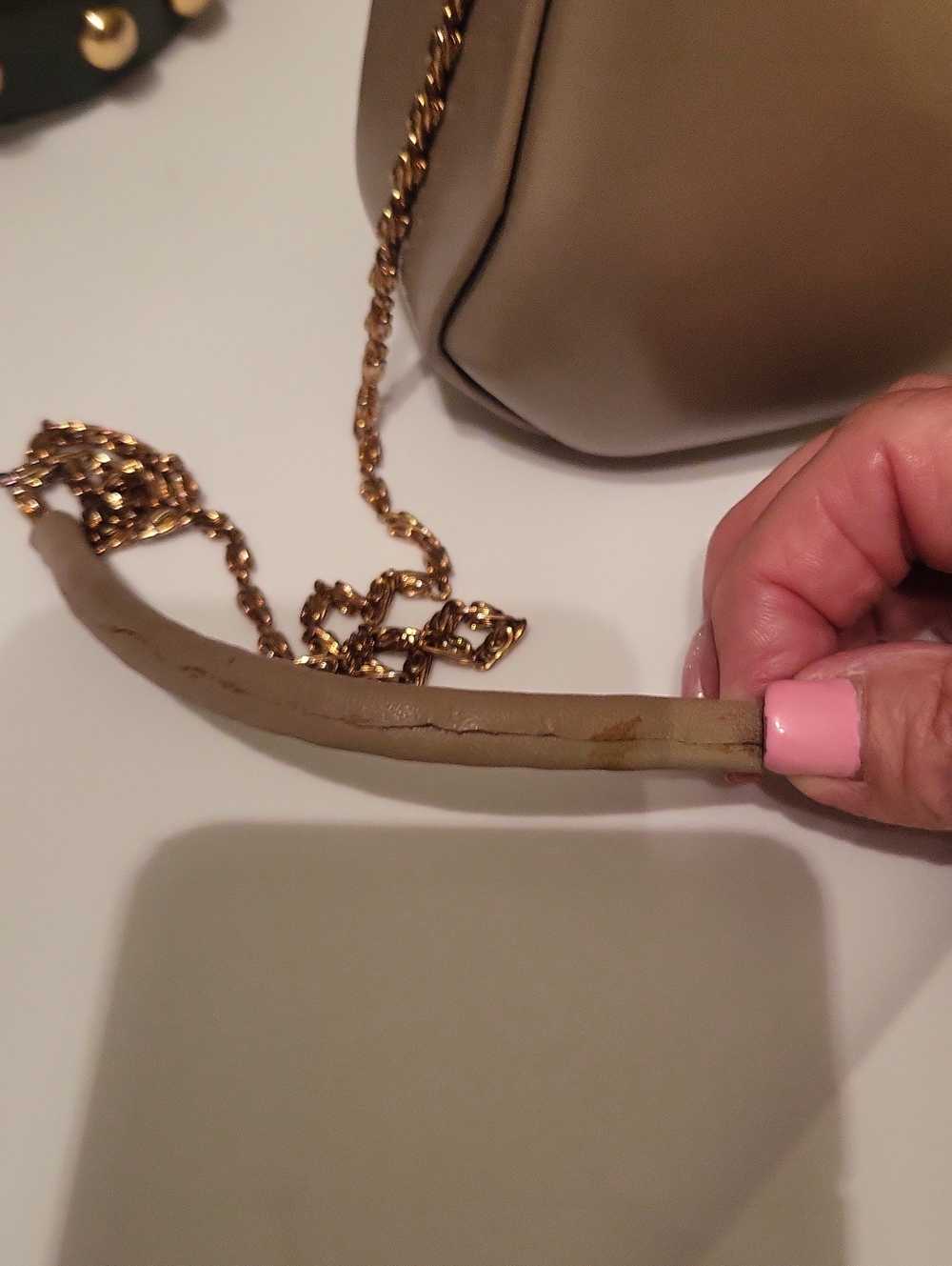 Elegant Taupe Crossbody Bag with Gold Chain By Formell By Paris. - Picture 14 of 14